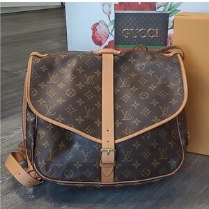 Louis Vuitton Samur 35